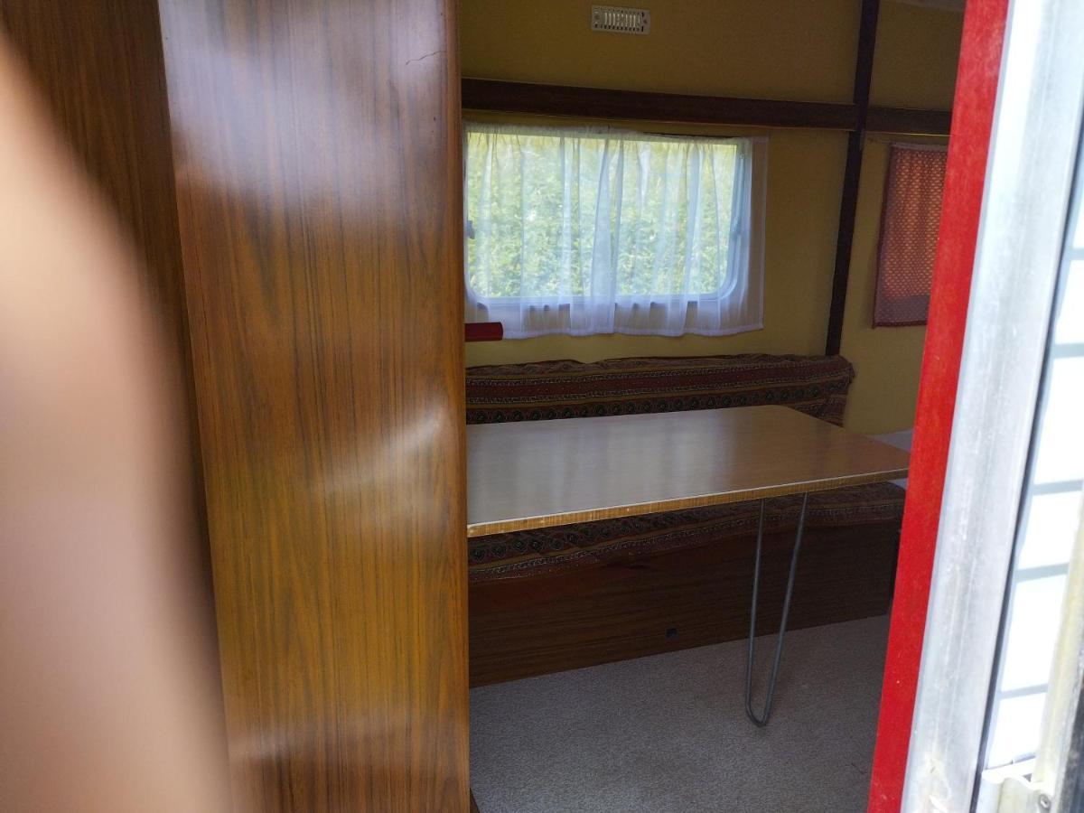 Camping La Foret Du Morvan Vintage Caravan Larochemillay Luaran gambar
